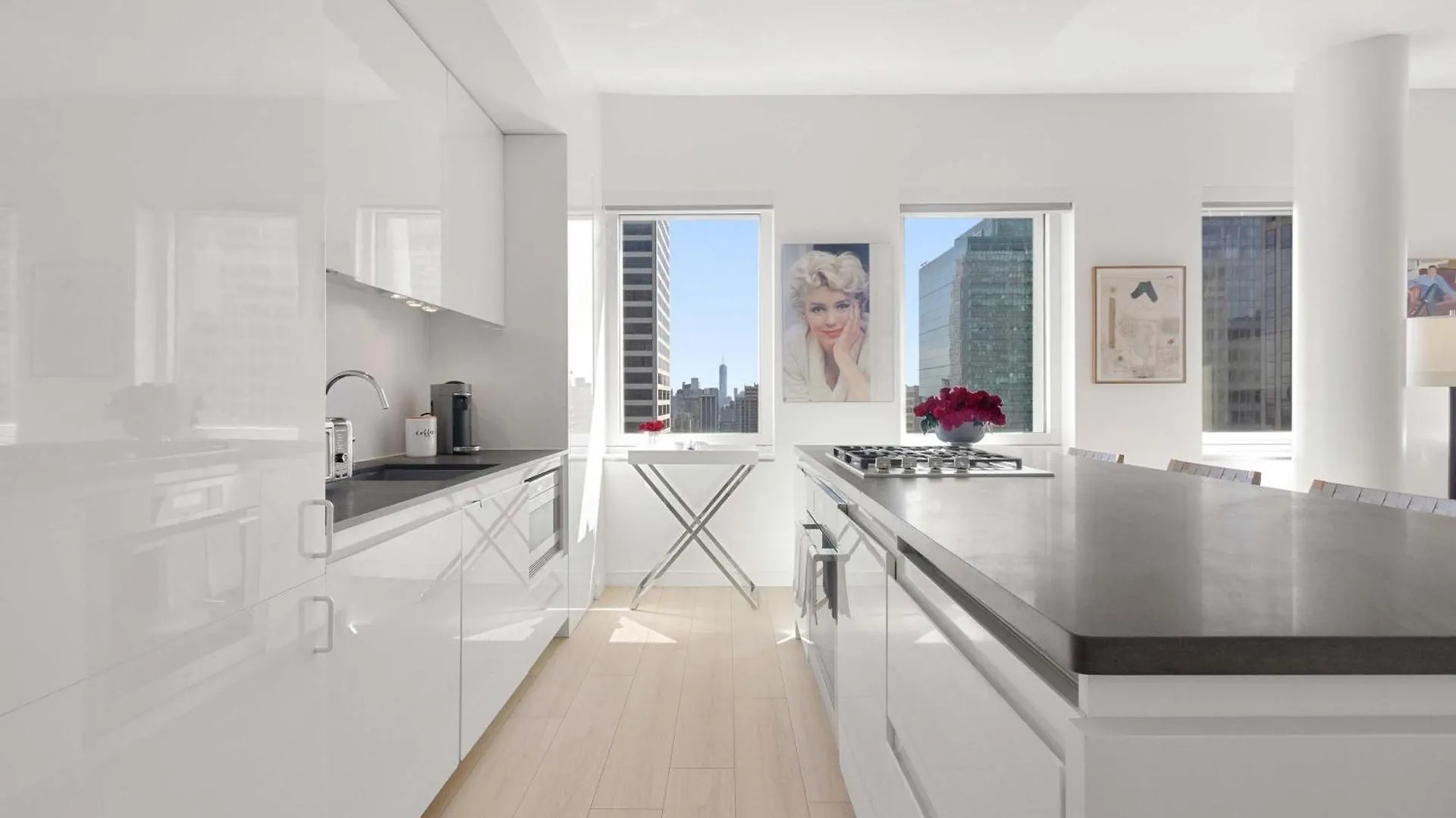 Holiday home Corporate Or Luxury 4 Bedroom Penthouse Steps From Times Square Sleeps 8 New York